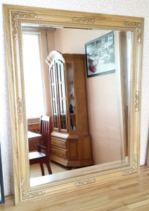 Прямоугольное зеркало в светлой раме под заказ - русскиймастер.com - Екатеринбург